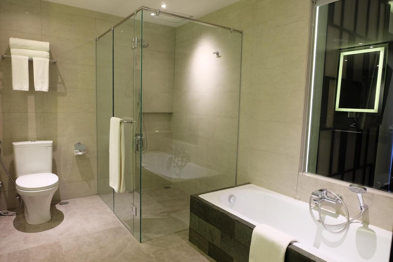 Grand Swiss-Belhotel Darmo Sorabaya Extérieur photo