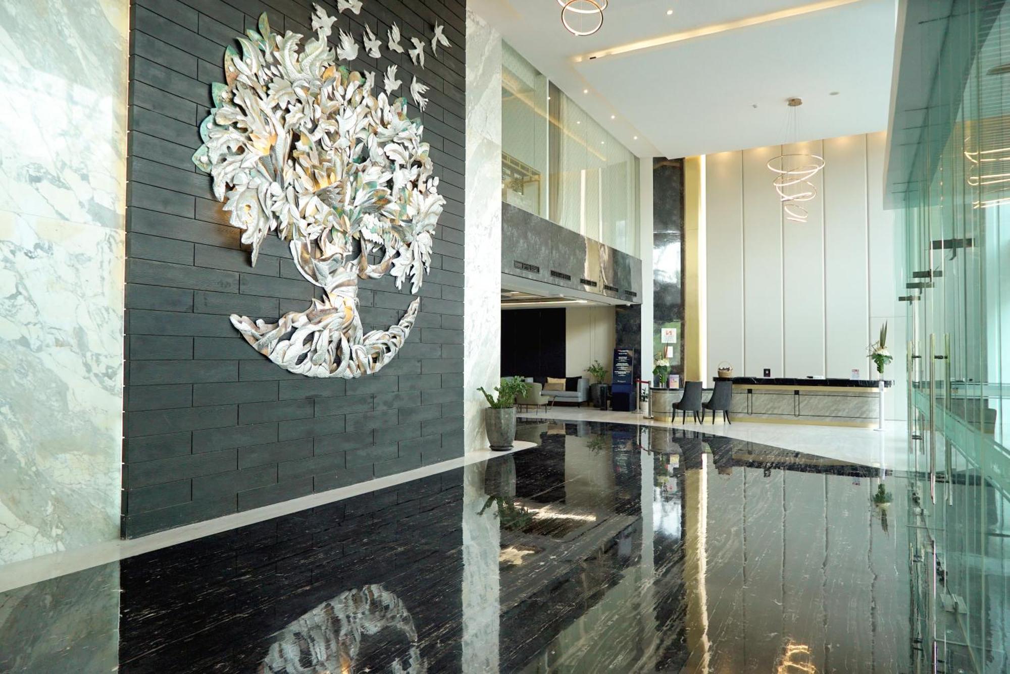 Grand Swiss-Belhotel Darmo Sorabaya Extérieur photo